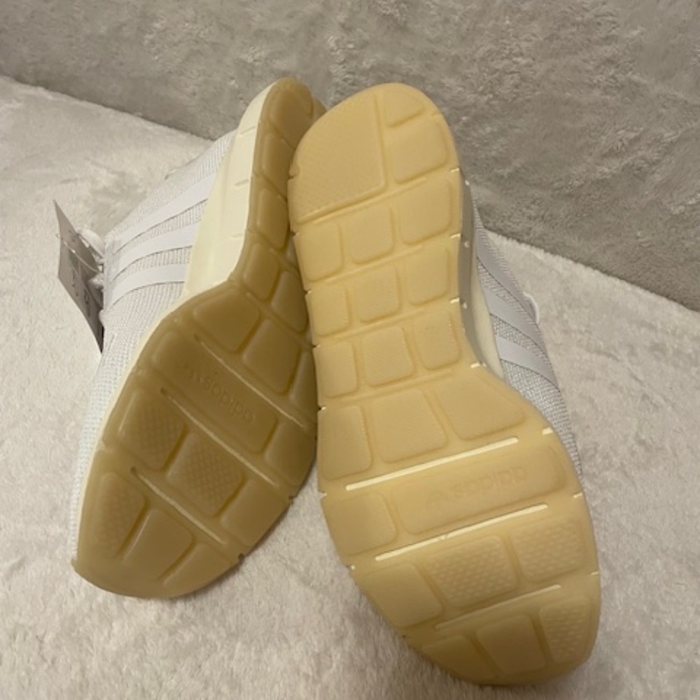 ADIDAS SWIFT RUN SHOE - Picture 8 of 9